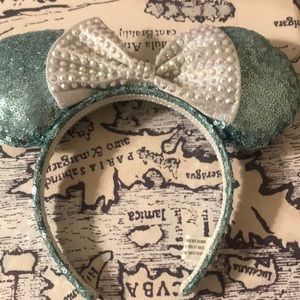 Cool Blue Iridescent Disney Minnie Mouse Ears